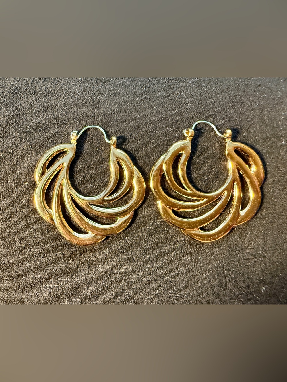 Vintage Avon Gold Tone Swirl Cut Out Hoop Earrings